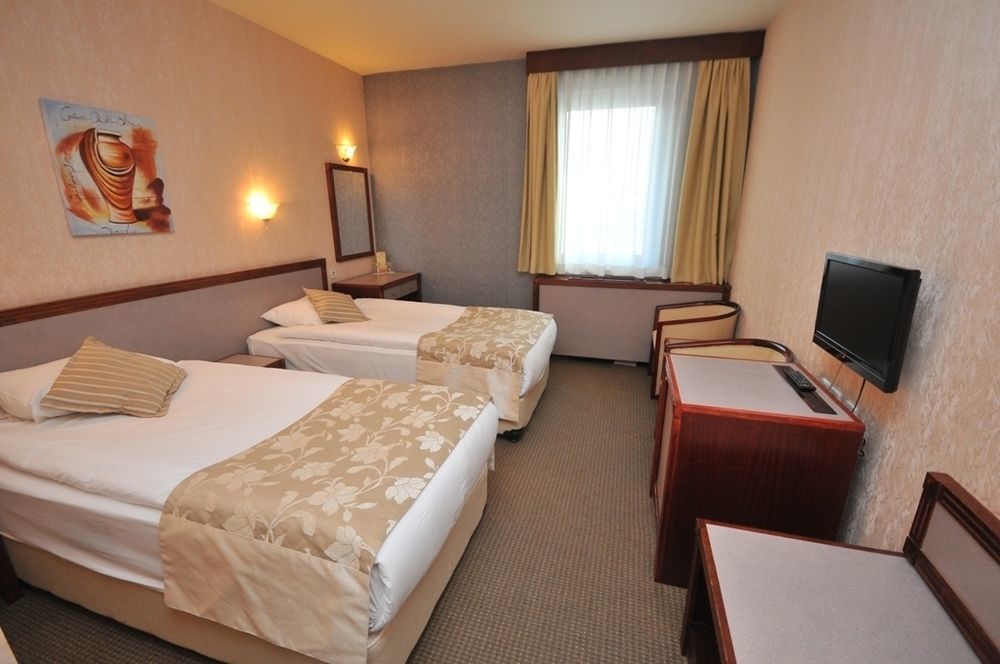 Dafne Hotel Анкара Экстерьер фото